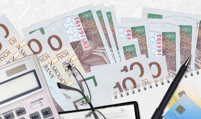 Odpowiedź Ministerstwa Finansów ws. podwyżek wynagrodzeń w państwowej sferze budżetowej