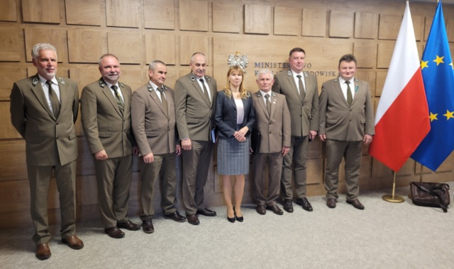 Spotkanie w Ministerstwie Klimatu i Środowiska w sprawie praw mieszkaniowych pracowników Lasów Państwowych