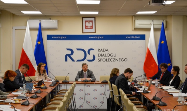 O zmianach w systemie podatkowym podczas posiedzenia Doraźnego Zespołu ds. służb mundurowych RDS