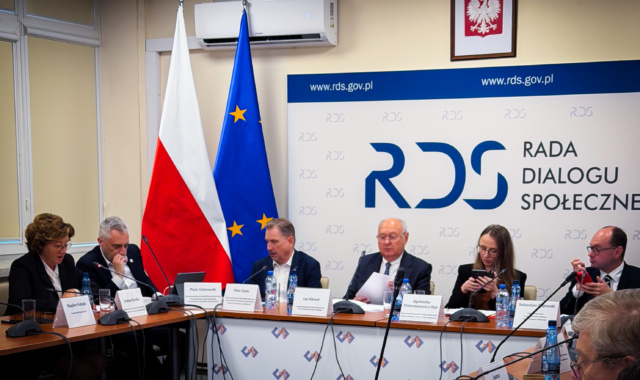 Posiedzenie plenarne Rady Dialogu Społecznego. Przewodnicząca FZZ Dorota Gardias: 3-procentowa podwyżka to informacja, że nie chcemy inwestować w odporność państwa